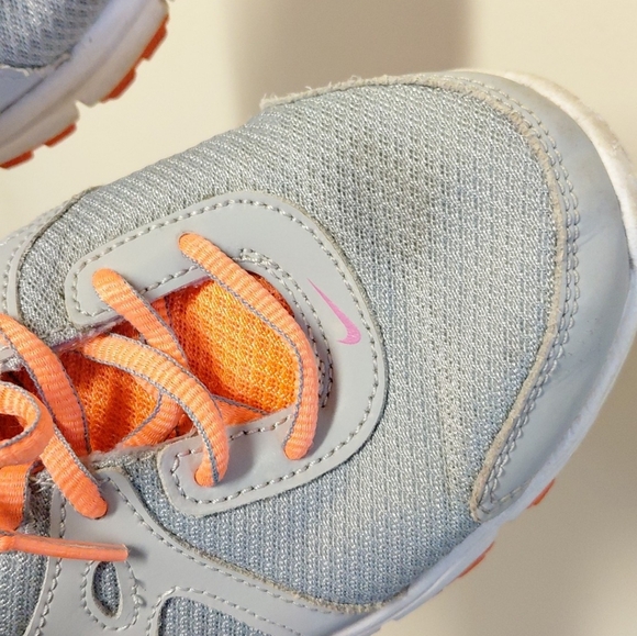 Nike Women's Gray/Pink Athletic Trainers Running Sneakers Size 8.5 - Picture 2 of 12